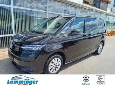 Gebraucht VW Multivan Life 150 PS (110 kW) 2025 Deep black perleffekt Van / Kleinbus
