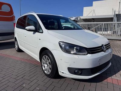 Gebraucht VW Touran Cup 105 PS (77 kW) 2015 Weiß Van / Kleinbus