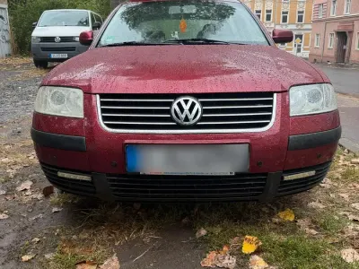 Gebraucht VW Passat 145 PS (106 kW) 2001 Rot Limousine