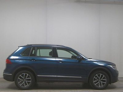 Gebraucht VW Tiguan Life 150 PS (110 kW) 2023 Blau SUV