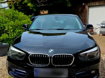 Gebraucht BMW 116 Sport Line 109 PS (80 kW) 2016 Schwarz Kleinwagen