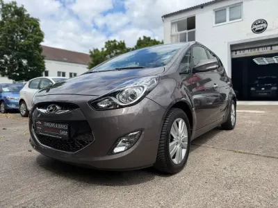 Gebraucht Hyundai ix20 Comfort 125 PS (91 kW) 2012 Braun Kleinwagen