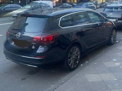 Gebraucht Opel Astra Sport 180 PS (132 kW) 2011 Schwarz Kombi