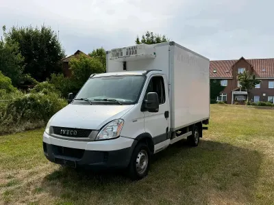 Gebraucht Iveco Daily 145 PS (106 kW) 2012 Weiß Van / Kleinbus