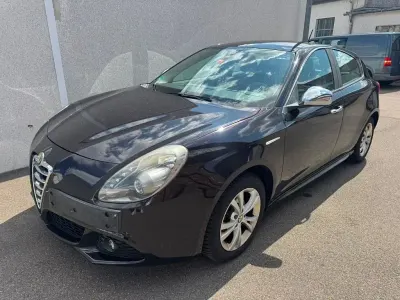 Gebraucht Alfa Romeo Giulietta Turismo 120 PS (88 kW) 2013 Schwarz Kleinwagen