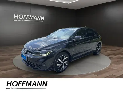 Gebraucht VW Polo R-line 110 PS (80 kW) 2022 Deep black perleffekt Kleinwagen