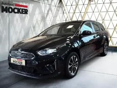 Używany Kia Ceed Sportswagon Spirit 105 KM (77 kW) 2021 Czarny Kombi