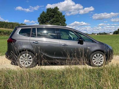 Grau Gebraucht 2012 Opel Zafira Tourer Innovation Van / Kleinbus | 8.199 € (Fairer Preis)