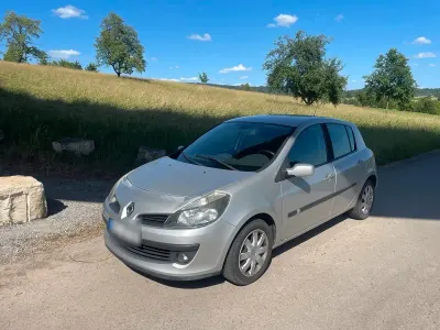 Gebraucht Renault Clio III 112 PS (82 kW) 2005 Silber Limousine