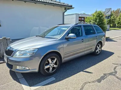 Gebraucht Skoda Octavia Best of 105 PS (77 kW) 2013 Grau Kombi