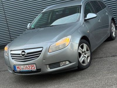 Gebraucht Opel Insignia Edition 160 PS (117 kW) 2011 Silber Kombi