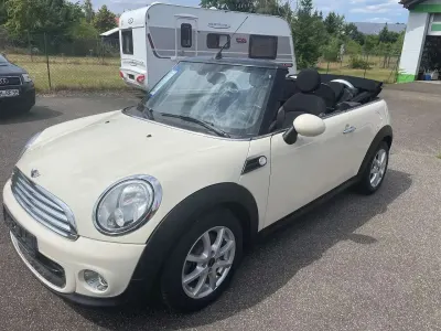 Gebraucht Mini One Cabriolet 98 PS (72 kW) 2015 Weiß Cabrio