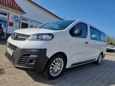 Używany Opel Zafira Life Edition 177 KM (130 kW) 2023 Biały Minivan