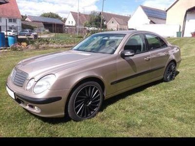 Mercedes E200