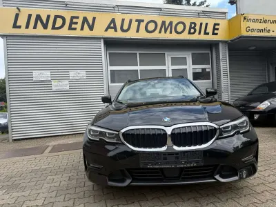 Gebraucht BMW 320 Sport Line 190 PS (139 kW) 2021 Black sapphire metallic Kombi