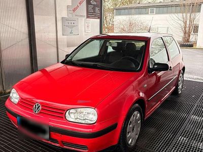 Gebraucht VW Golf VIII 75 PS (55 kW) 2021 Rot Kleinwagen