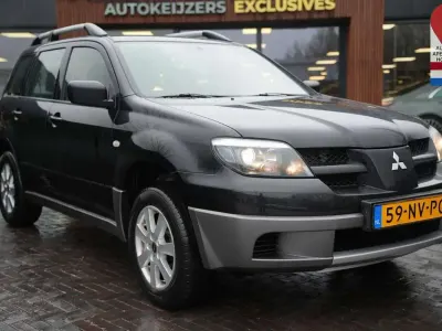 Occasion Mitsubishi Outlander Comfort Edition 136 PK (100 kW) 2004 Zwart SUV