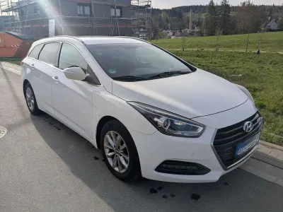 Gebraucht Hyundai i40 Trend 141 PS (103 kW) 2016 Weiß Kombi