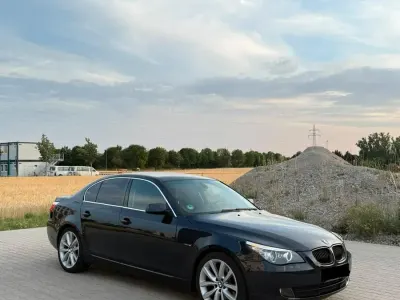 Gebraucht BMW 523 Comfort Edition 190 PS (139 kW) 2009 Blau Limousine