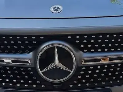 Gebraucht Mercedes GLB220 AMG line 190 PS (139 kW) 2025 Grau SUV