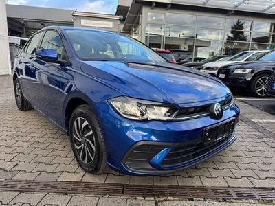 Blau Gebraucht 2024 VW Polo Life Limousine | 21.850 € (Fairer Preis)