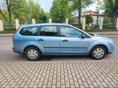 Używany Ford Focus 101 KM (74 kW) 2006 Niebieski Kombi