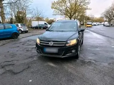 Begagnad VW Tiguan 140 HK (102 kW) 2012 Svart SUV
