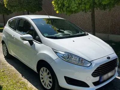 Usata Ford Fiesta Trend 60 CV (44 kW) 2015 Bianco Utilitaria