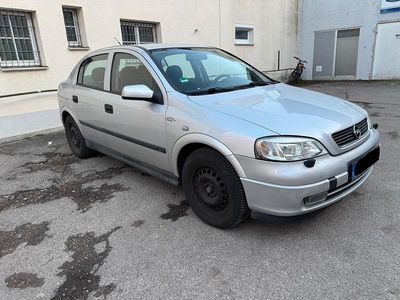 Gebraucht Opel Astra 101 PS (74 kW) 2001 Silber Limousine