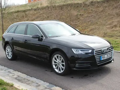 Gebraucht Audi A4 Sport 150 PS (110 kW) 2018 Schwarz Kombi