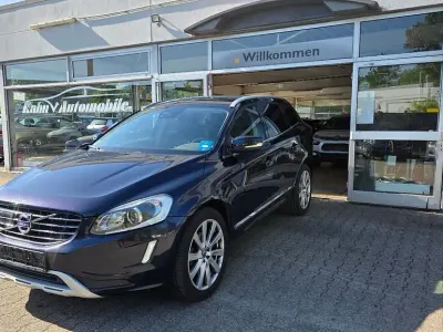 Używany Volvo XC60 Summum 220 KM (161 kW) 2016 Niebieski SUV
