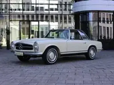 Gebraucht Mercedes 230 150 PS (110 kW) 1965 Beige Cabrio