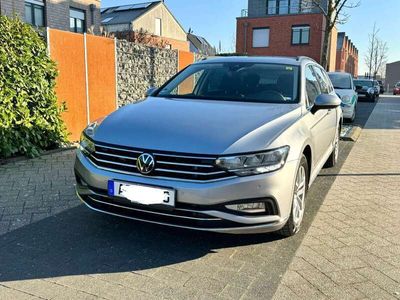 gebraucht VW Passat Variant 1.5 TSI Automatik Anhänger Spurhalteassistent