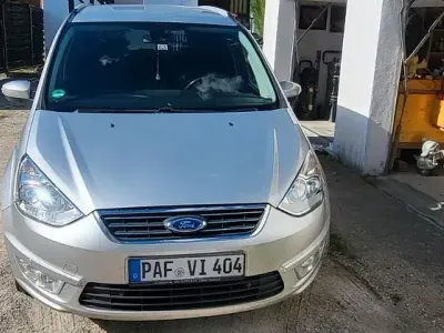 Gebraucht Ford Galaxy Trend 140 PS (102 kW) 2010 Grau Van / Kleinbus