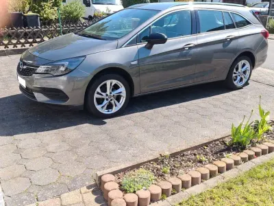 Usata Opel Astra Elegance 131 CV (96 kW) 2022 Grigio Utilitaria