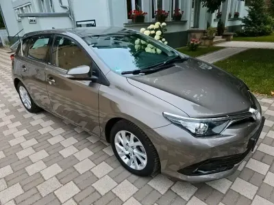Gebraucht Toyota Auris Edition-S 99 PS (72 kW) 2016 Beige Limousine