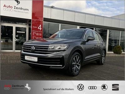 Gebraucht VW Touareg Elegance 286 PS (210 kW) 2025 Silicon gray metallic SUV