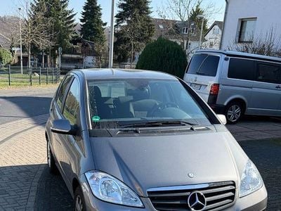 Gebraucht Mercedes A180 116 PS (85 kW) 2012 Grau Van / Kleinbus