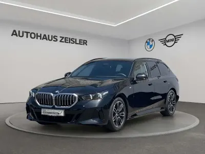 Gebraucht BMW 520 M Sport 197 PS (144 kW) 2024 Saphirschwarz Kombi