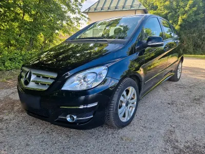 Gebraucht Mercedes 180 109 PS (80 kW) 2008 Schwarz Limousine