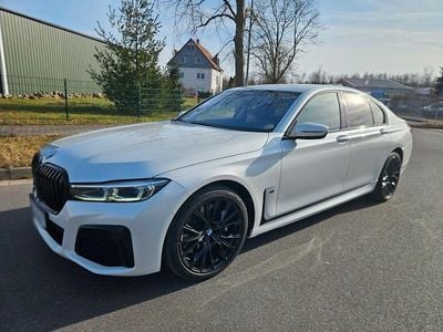 Gebraucht BMW 750 M Sport 530 PS (389 kW) 2021 Weiß Limousine