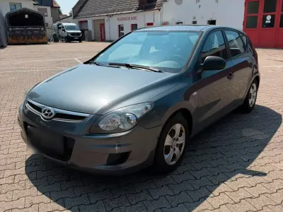 Gebraucht Hyundai i30 Edition+ 109 PS (80 kW) 2009 Grau Kleinwagen