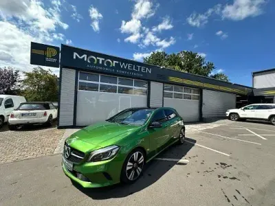 Gebraucht Mercedes A200 Urban 136 PS (100 kW) 2016 Elbait gruen  metallic Kleinwagen