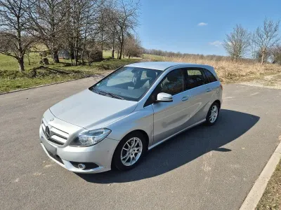 Usata Mercedes B180 109 CV (80 kW) 2014 Argento Monovolume