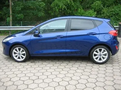 Gebraucht Ford Fiesta Cool & Connect 101 PS (74 kW) 2018 Blau Kleinwagen