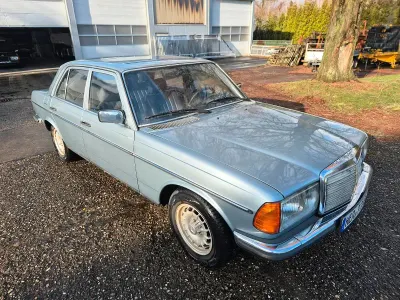 Gebraucht Mercedes 300 88 PS (64 kW) 1982 Silber Limousine