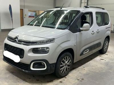 Weiß Gebraucht 2018 Citroën Berlingo Feel Van / Kleinbus | 12.698 € (Guter Preis)