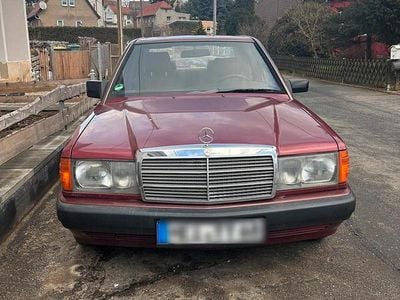 Rot Gebraucht 1990 Mercedes 190 Limousine | 4.800 €