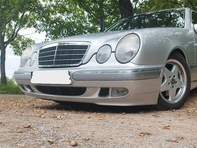 Mercedes E200