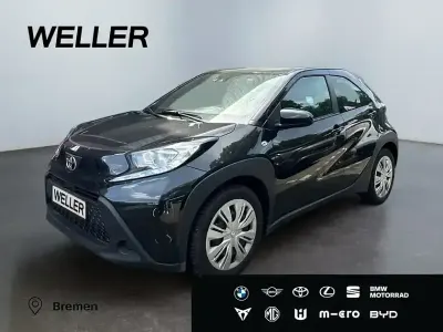 Gebraucht Toyota Aygo 72 PS (52 kW) 2025 Night time black (schwarz) Kleinwagen